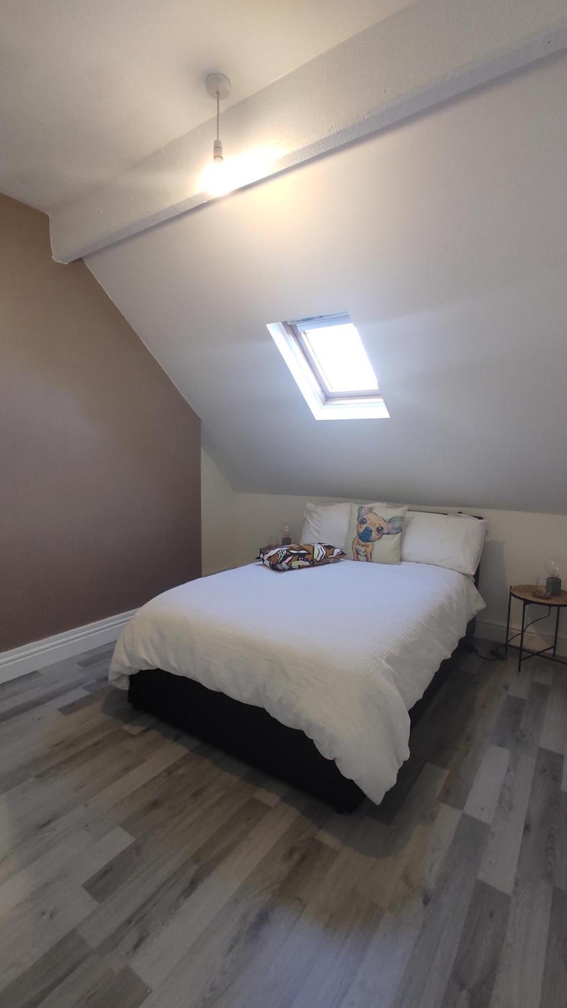 Casa Jimenez - Close To Town With Shared Bathroom Cardiff Eksteriør bilde