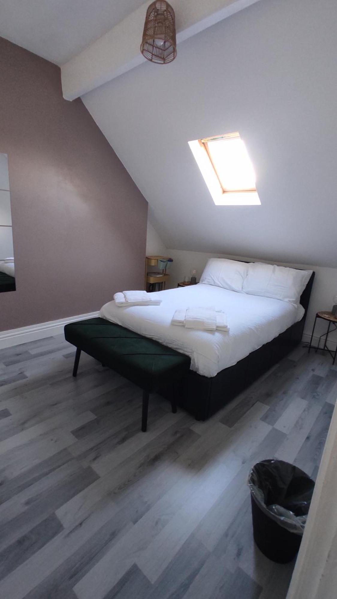 Casa Jimenez - Close To Town With Shared Bathroom Cardiff Eksteriør bilde